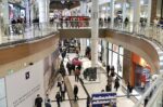 Επαγγελματικά ακίνητα: Επενδύσεις 1,27 δισ. ευρώ στο πρώτο εξάμηνο του 2026, το λιανεμπόριο απορρόφησε πάνω από το 50%