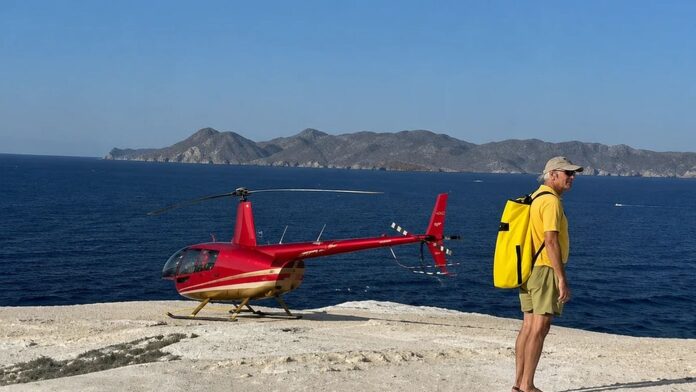 Έρευνα για το ελικόπτερο που προσγειώθηκε στο Σαρακήνικο της Μήλου – Στο μικροσκόπιο η τήρηση των κανονισμών πτήσης