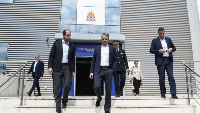 Μητσοτάκης στο Συντονιστικό της Πολιτικής Προστασίας – Ενημερώθηκε για τις πυρκαγιές