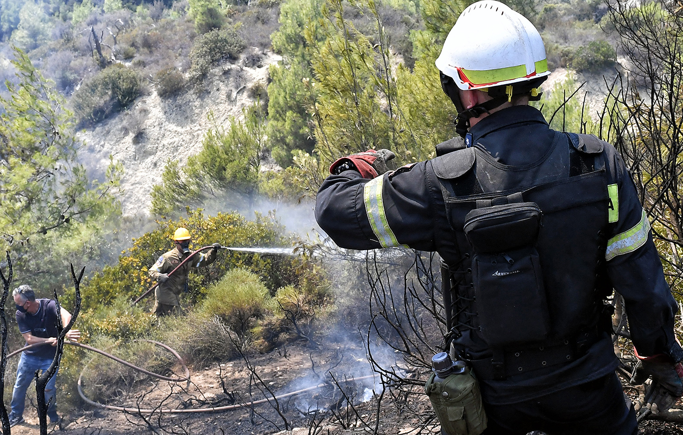 Φωτιά στον Άγιο Βλάσιο Βοιωτίας: Βελτιωμένη η εικόνα