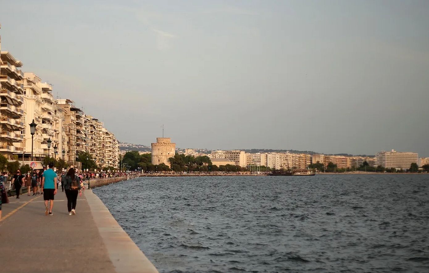 Θεσσαλονίκη: Τρία μεγάλα έργα με χρηματοδότηση από το ΕΣΠΑ – Το ξύλινο ντεκ στην παλιά παραλία