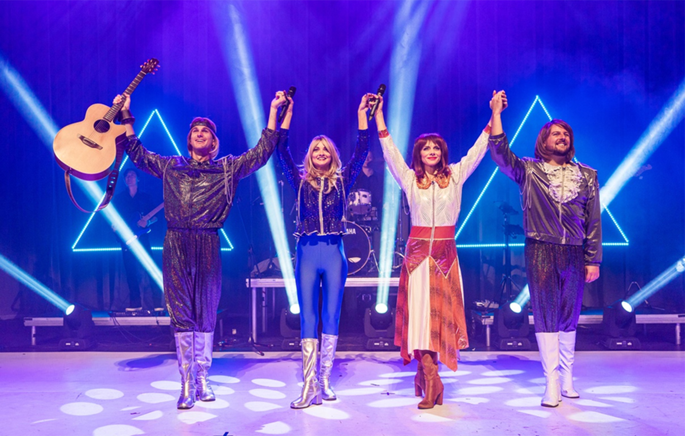 ABBA στο Christmas Theater: μια βραδιά γεμάτη μουσική