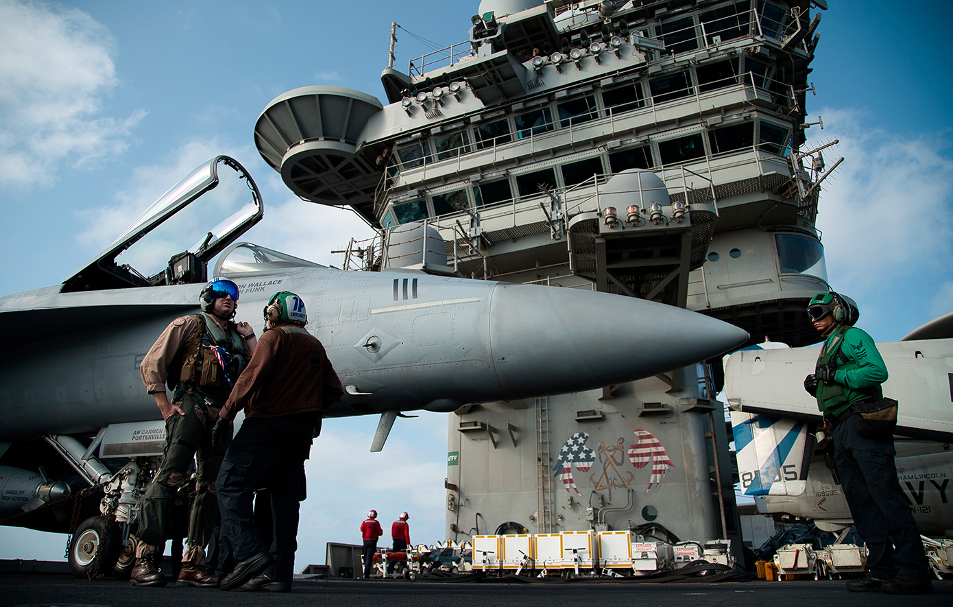 USS Abraham Lincoln: Πλώρη για την επιστροφή μετά από εννιάμηνη αποστολή στη Μέση Ανατολή