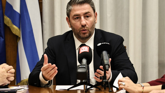 Νίκος Ανδρουλάκης για τη συντριβή των ελικοπτέρων: Η πατρίδα μας ζει πολύ δύσκολες στιγμές