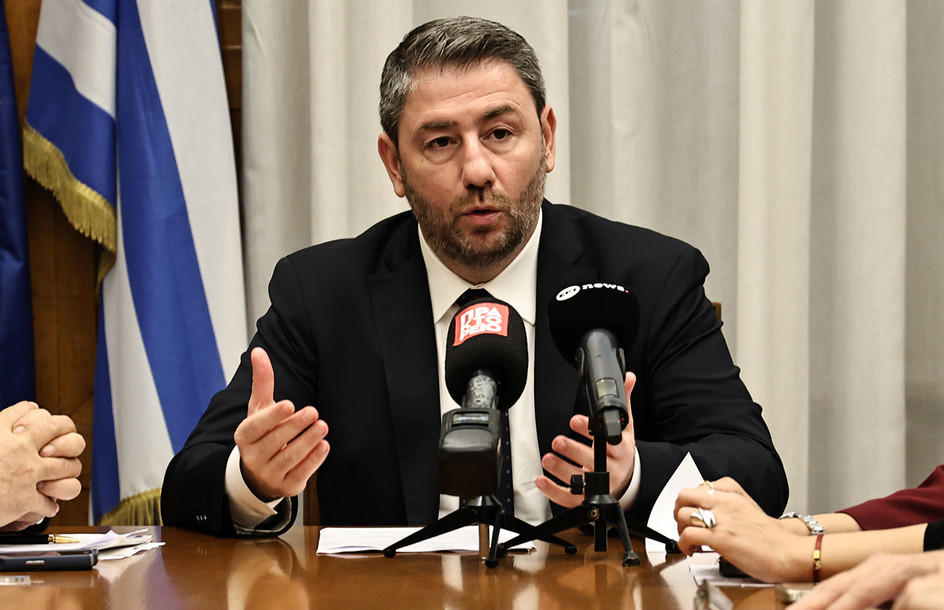 Νίκος Ανδρουλάκης για τη συντριβή των ελικοπτέρων: Η πατρίδα μας ζει πολύ δύσκολες στιγμές