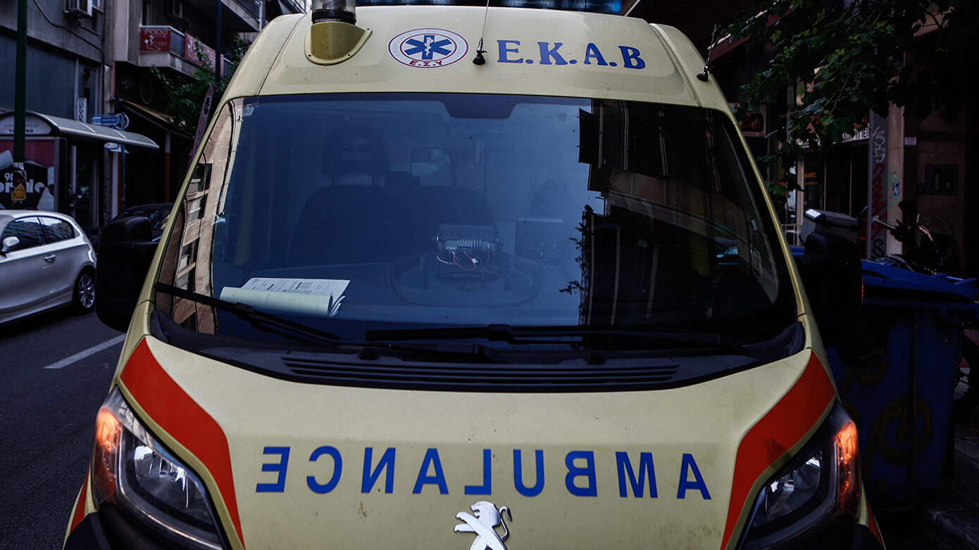 Κιάτο: 40χρονος έχασε την ισορροπία του και έπεσε από μπαλκόνι δεύτερου ορόφου