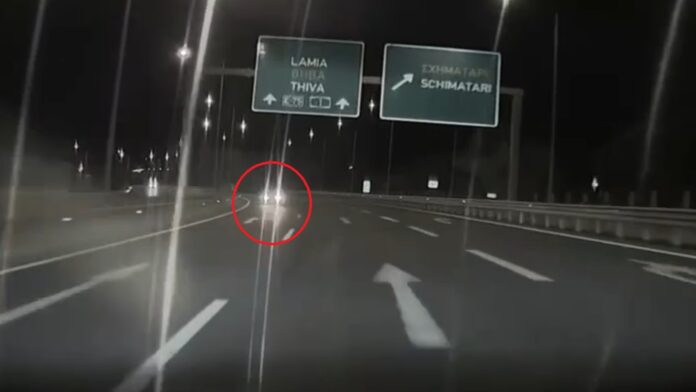 Αυτοκίνητο κινείται ανάποδα στην Εθνική Οδό στο ύψος του Σχημαρίου – βίντεο
