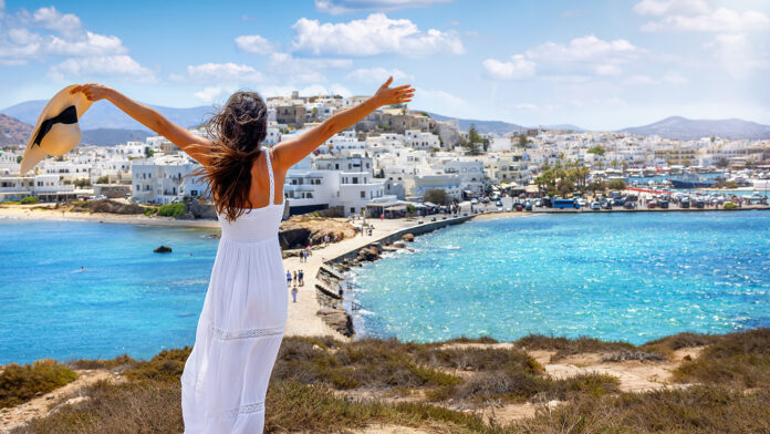 Τουρισμός για όλους: Ποια ΑΦΜ κάνουν σήμερα αίτηση για vouchers από 200 έως και 600 ευρώ