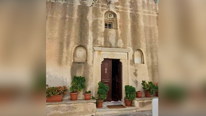 Διάρρηξη στη Μονή Ταξιαρχών: Σε 90 δευτερόλεπτα πήραν δεκάδες πολύτιμα τάματα