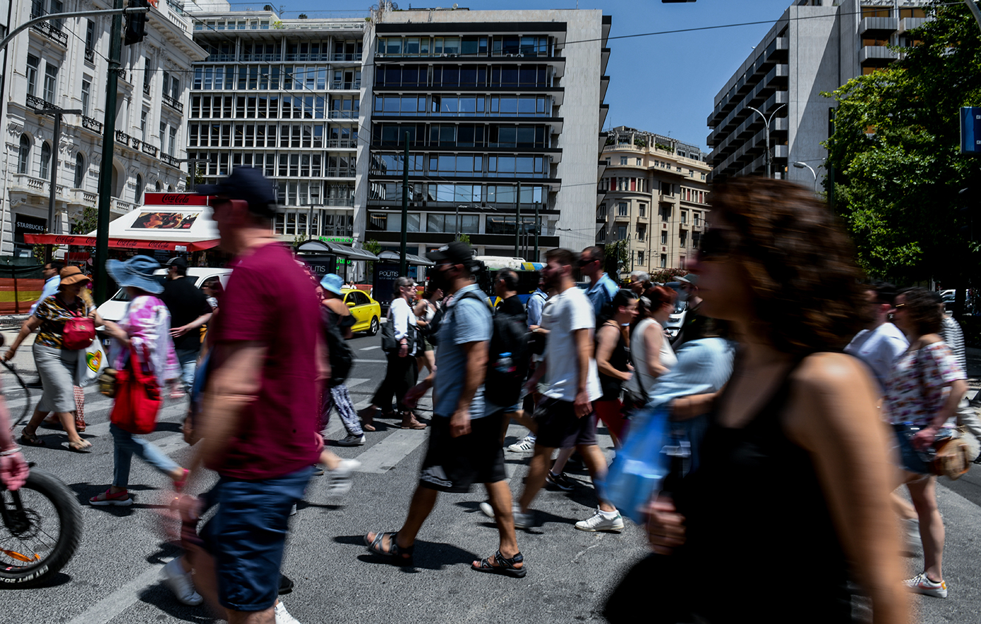 Οικονομικό κλίμα: Μικρή κάμψη τον Ιούλιο, αλλά οι καταναλωτές είναι πιο αισιόδοξοι