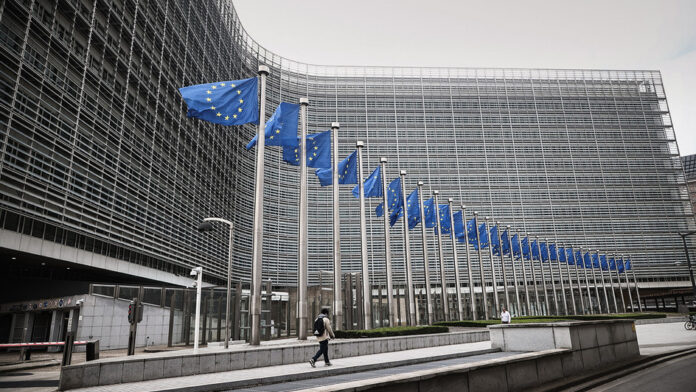 Κομισιόν: Έργα 5,3 δισ. ευρώ στην Ελλάδα από το Κοινωνικό Ταμείο για το Κλίμα – Αύξηση επιδόματος θέρμανσης, Κοινωνικό Leasing, Κοινωνικές Κατοικίες