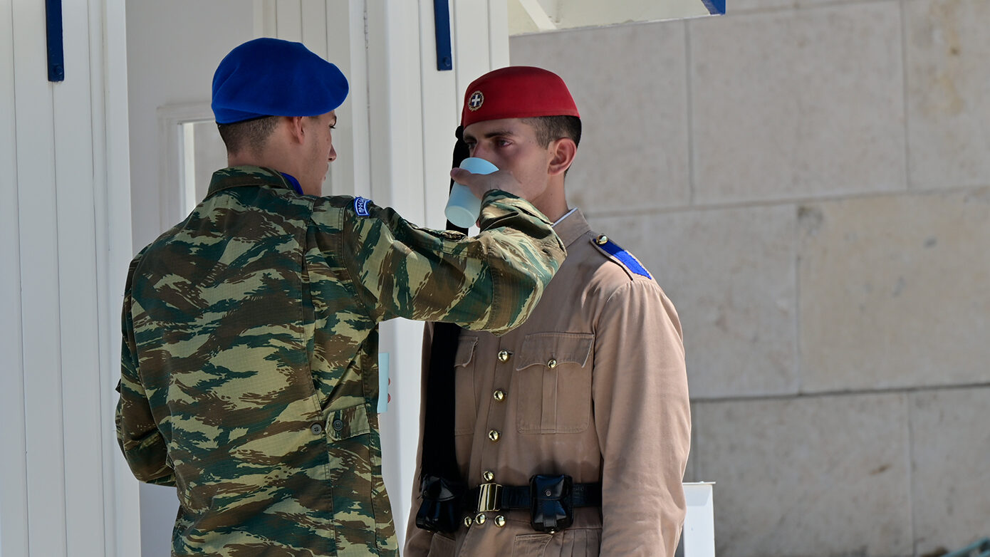 Καιρός: Νέο κύμα ζέστης από την Κυριακή, θα κρατήσει αρκετές ημέρες