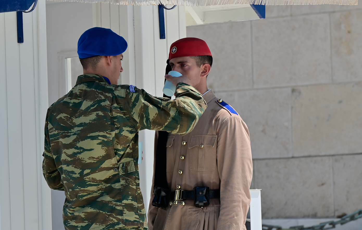 Καιρός: Νέο κύμα ζέστης από την Κυριακή, θα κρατήσει αρκετές ημέρες