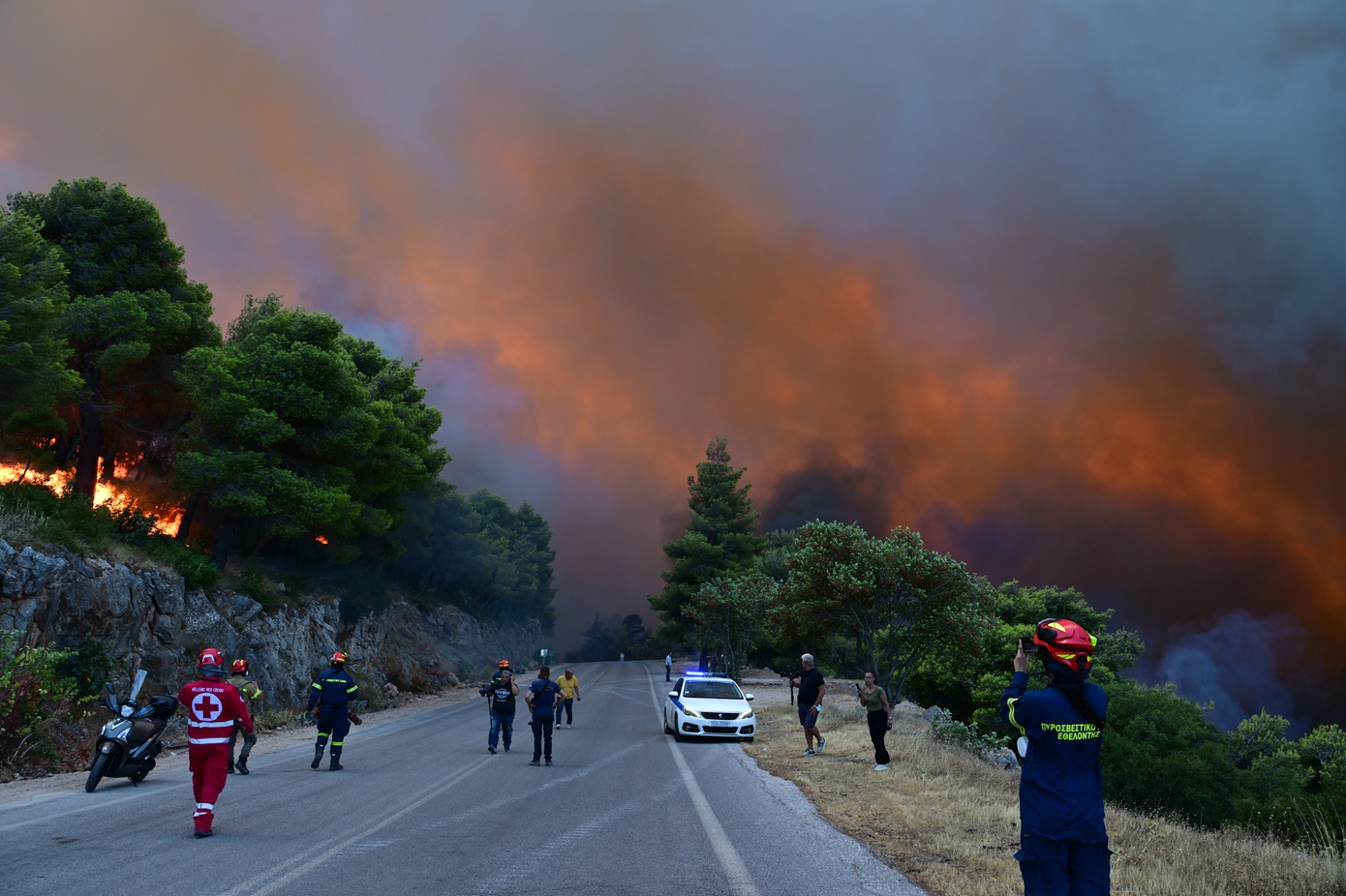 Πόρτο Γερμενό: Μπαράζ μηνυμάτων 112 – Μάχη με τις φλόγες σε τρία μέτωπα, Αγία Παρασκευή, Άγιος Νεκτάριος και Ψάθα