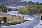 Βίντεο ντοκουμέντο: 59χρονος βάζει φωτιά στη δυτική Θεσσαλονίκη