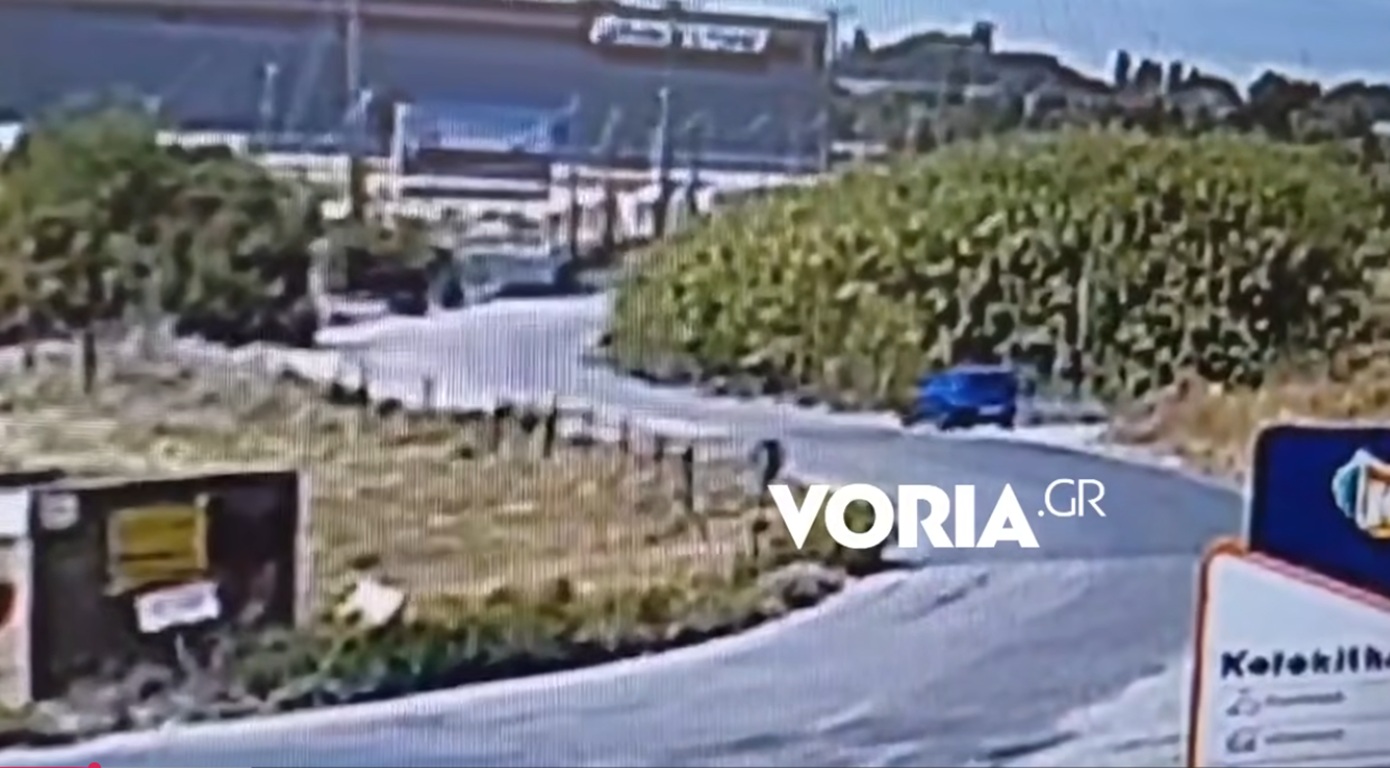 Βίντεο ντοκουμέντο: 59χρονος βάζει φωτιά στη δυτική Θεσσαλονίκη