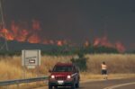 Πυροσβέστες από τη Γαλλία και την Αττική περιγράφουν τις «νέες» πυρκαγιές της Ευρώπης