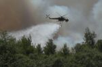 Φωτιά στη Δυτική Αττική: Συνεχίζονται τα δύο μεγάλα ενεργά μέτωπα που απασχολούν τις πυροσβεστικές δυνάμεις