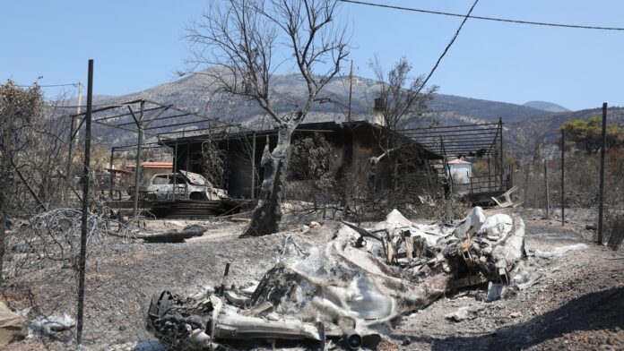 Θερμό υπέδαφος στη Δυτική Αττική: Κίνδυνος για αναζωπυρώσεις και συγκρατημένη αισιοδοξία για οριοθέτηση