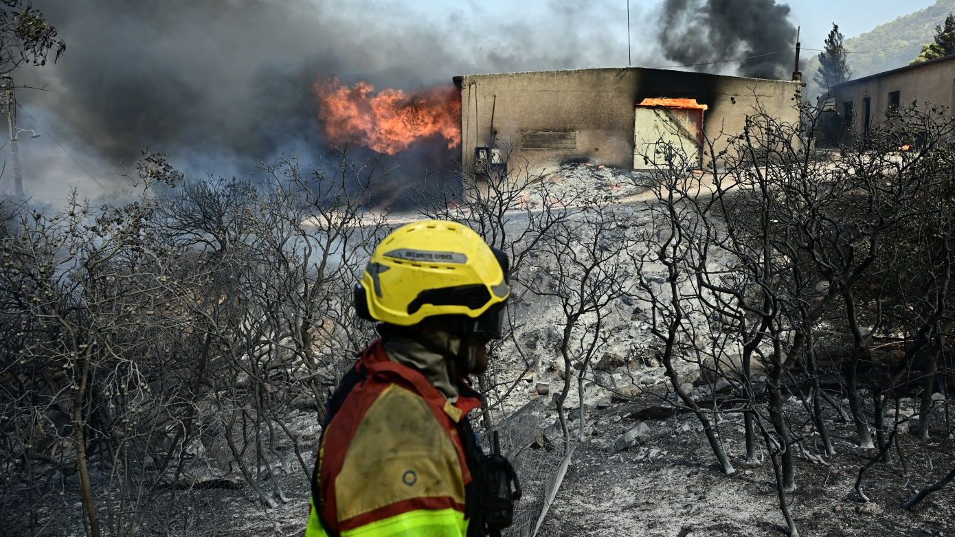 Φωτιά στο Πικέρμι: 48χρονος απανθρακώθηκε μέσα σε αυτοκίνητο – Τι εξετάζουν οι Αρχές