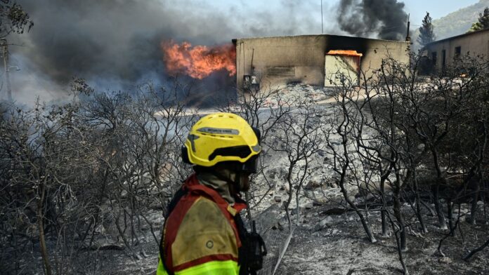 Φωτιά στο Πικέρμι: 48χρονος απανθρακώθηκε μέσα σε αυτοκίνητο – Τι εξετάζουν οι Αρχές