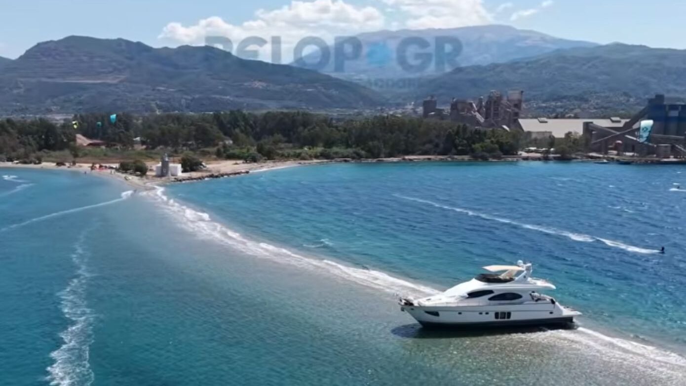 Πολυτελές γιοτ προσάραξε σε αβαθή στο Δρέπανο και παραμένει κολλημένο για τρίτη ημέρα