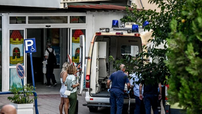 Παιδάκι 2,5 ετών έπεσε από μπαλκόνι πρώτου ορόφου στην Πάτρα και σώθηκε από το δέντρο που λειτούργησε ως αμορτισέρ