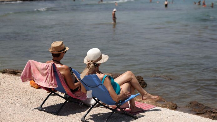 Καιρός: 37άρια έως τις 25 Αυγούστου και ισχυροί άνεμοι στο Αιγαίο – Η πρόγνωση Κολυδά