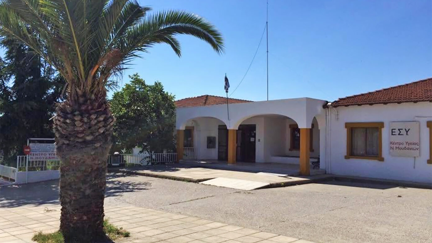 Νεκρή λουόμενη στη Βεργιά Χαλκιδικής: Προσπάθησαν να την επαναφέρουν με απινιδωτή