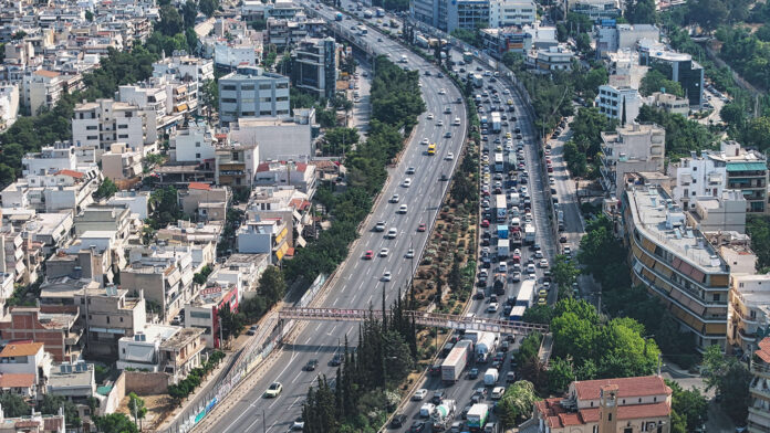 Τροχαίο στον Κηφισό στο ύψος της Μεταμόρφωσης: Μποτιλιάρισμα στο σημείο