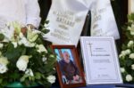 Κηδεία του Στέλιου Ράμφου: Συγγενείς και φίλοι λένε το τελευταίο «αντίο» στον σπουδαίο διανοητή