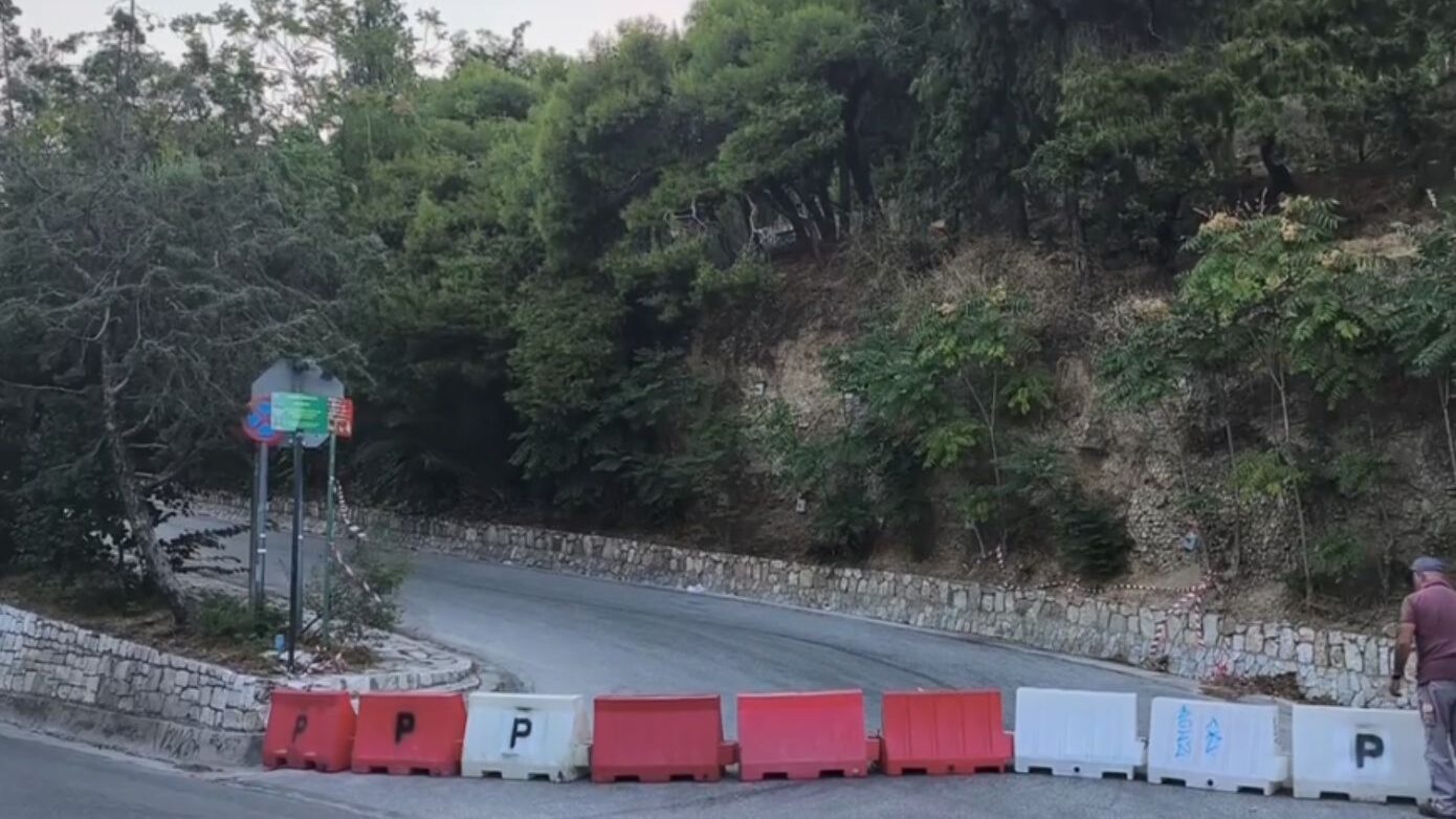 Αττική σε κόκκινο συναγερμό λόγω υψηλού κινδύνου πυρκαγιάς: Έκλεισαν Λυκαβηττός, Πεδίον του Άρεως και λόφοι