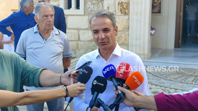 Κυριάκος Μητσοτάκης στα Χανιά για τη Θεία Λειτουργία του Δεκαπενταύγουστου: «Η σκέψη μας με αυτούς που δίνουν αγώνα απέναντι στις πυρκαγιές»