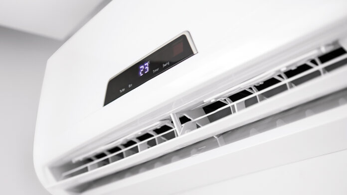 Air condition: πόσο πληρώνουμε πραγματικά για μία μέρα με το κλιματιστικό ανοιχτό;