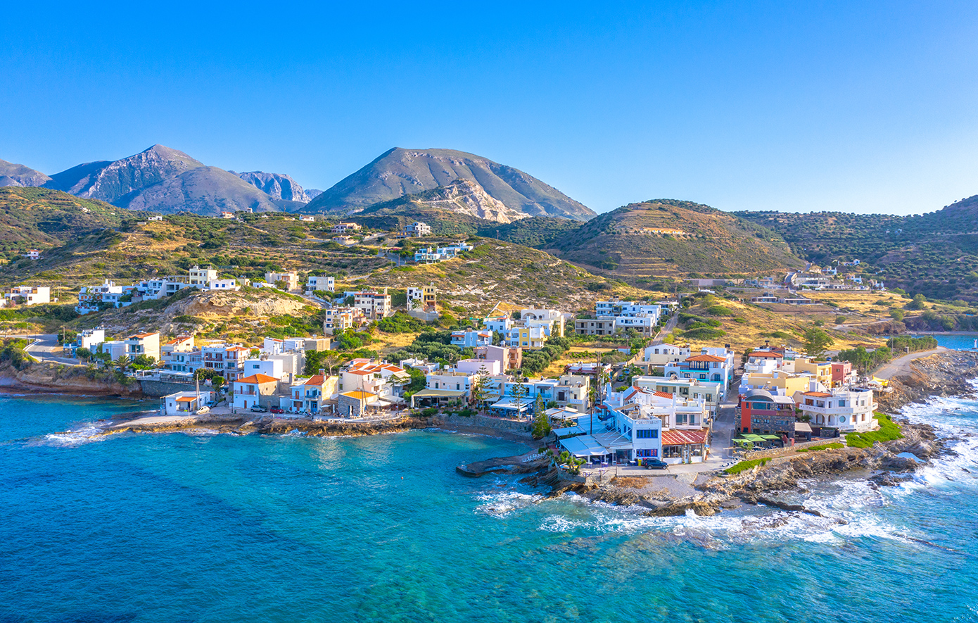Ξένοι αγοράζουν σπίτια στην Ελλάδα για μόνιμη εγκατάσταση – Πού στρέφεται η ζήτηση φέτος
