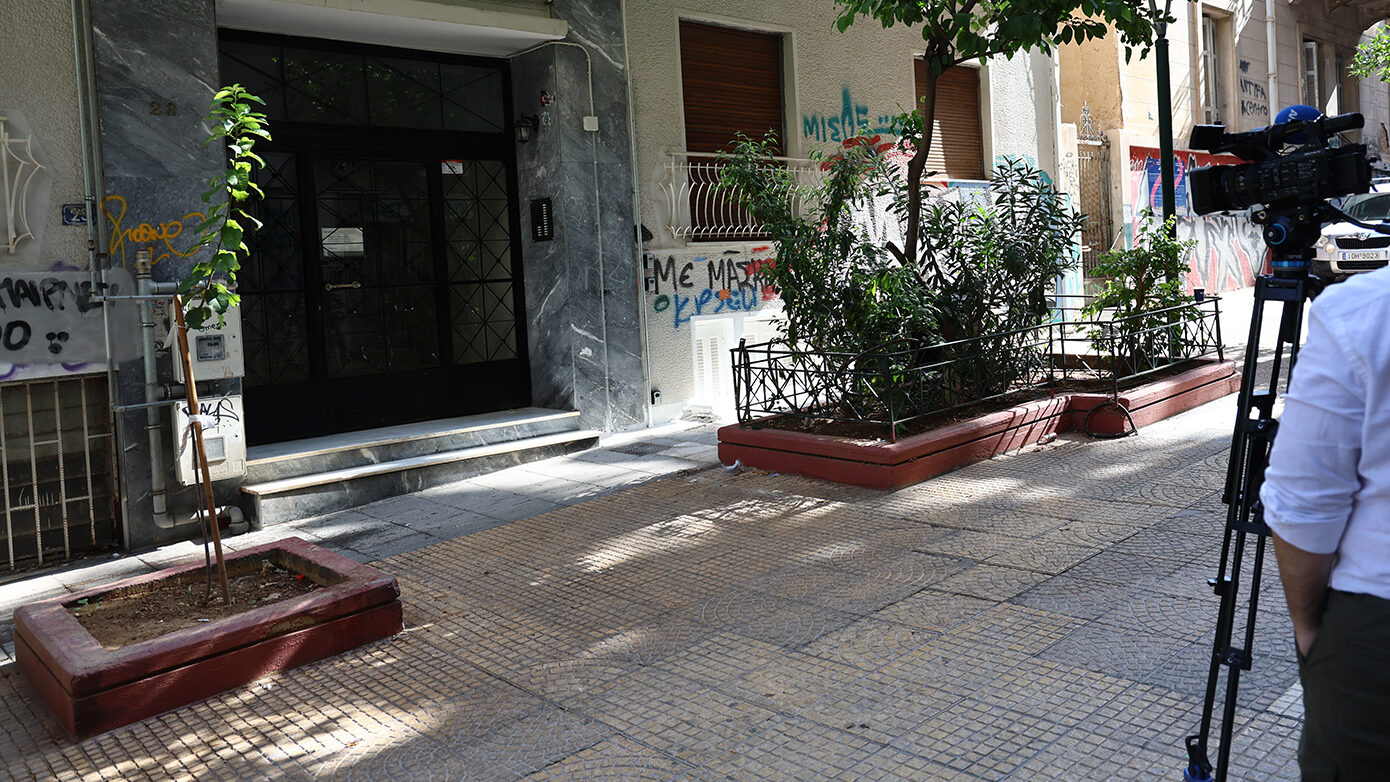 Βρέφος στην Κυψέλη: Ο ιατροδικαστής βρήκε πάνω από 10 μαχαιριές στην πλάτη του