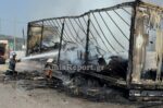 Φορτίο νταλίκας λαμπάδιασε στην Εθνική Οδό έξω από τη Στυλίδα