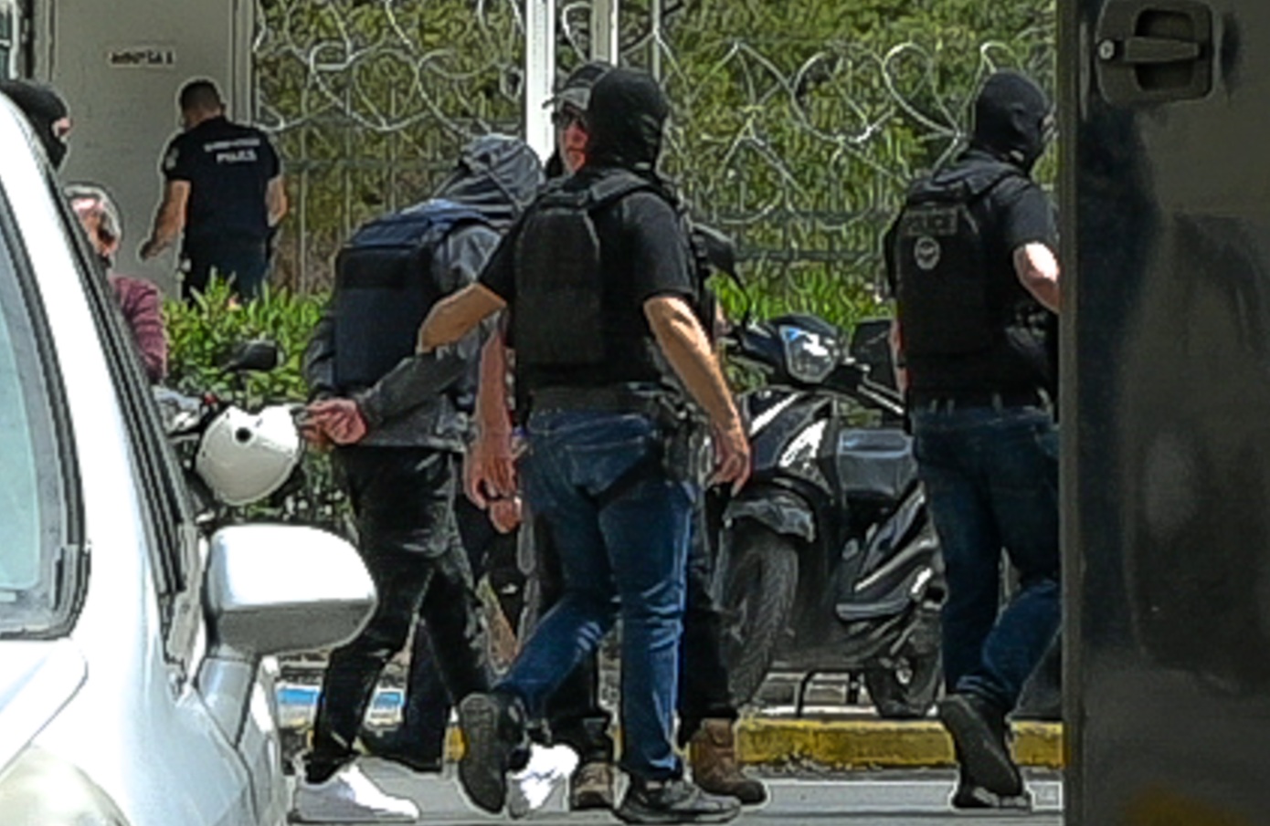 Greek Mafia: Συνελήφθησαν 49χρονος και 37χρονος με τα ψευδώνυμα «πίτμπουλ» και «μπουλντόγκ» – Ποιοι οι ρόλοι τους