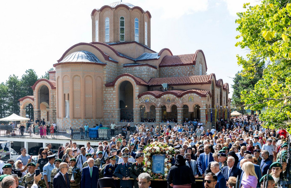 Δεκαπενταύγουστος στη Μακεδονία: Προσκυνήματα, έθιμα και παραδόσεις στην Παναγία Σουμελά με τον Πρόεδρο της Δημοκρατίας