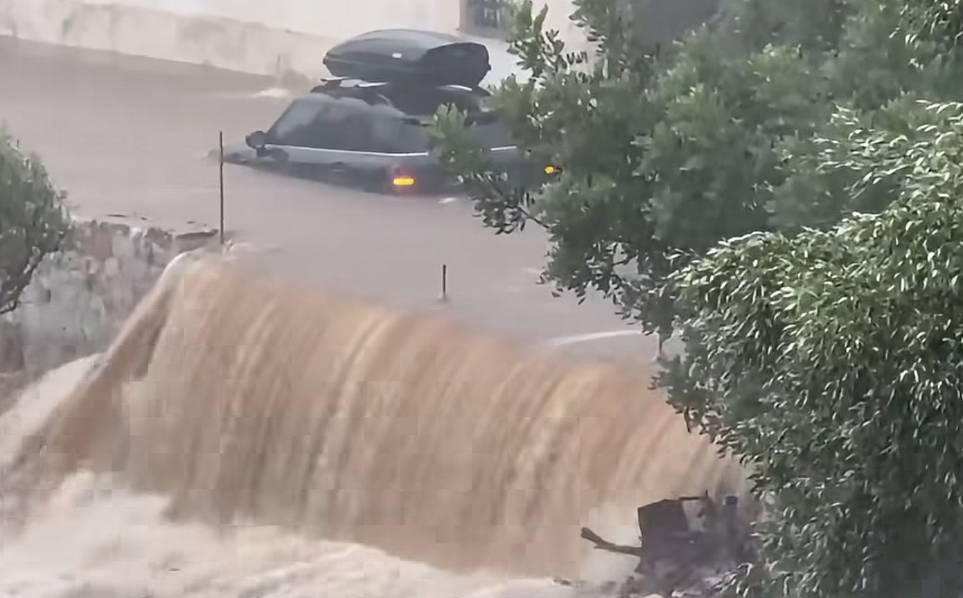 Μάνη: Σφοδρή νεροποντή το Δεκαπενταύγουστο – Δείτε βίντεο