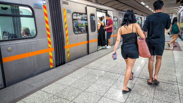Μέσα Μαζικής Μεταφοράς στην Αθήνα σήμερα, ανήμερα της Παναγίας: πώς κινούνται