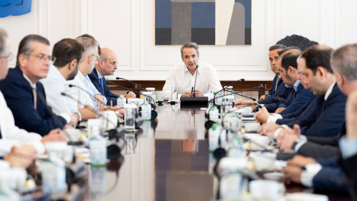 Πακέτο μέτρων για αποκατάσταση, αποζημιώσεις και αντιπλημμυρικά στη Δυτική Αττική μετά τη μεγάλη πυρκαγιά