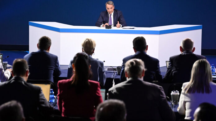 Κυβέρνηση: γραμμές άμυνας για την ακρίβεια και το πακέτο ελαφρύνσεων της ΔΕΘ