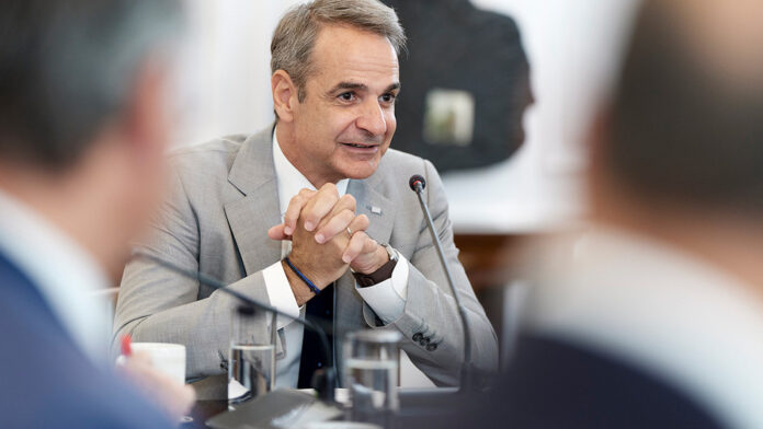Κατώτατος μισθός έως το 2030: Τα τρία σενάρια αύξησης και τι θα προβλέπει το πολυετές κυβερνητικό πρόγραμμα