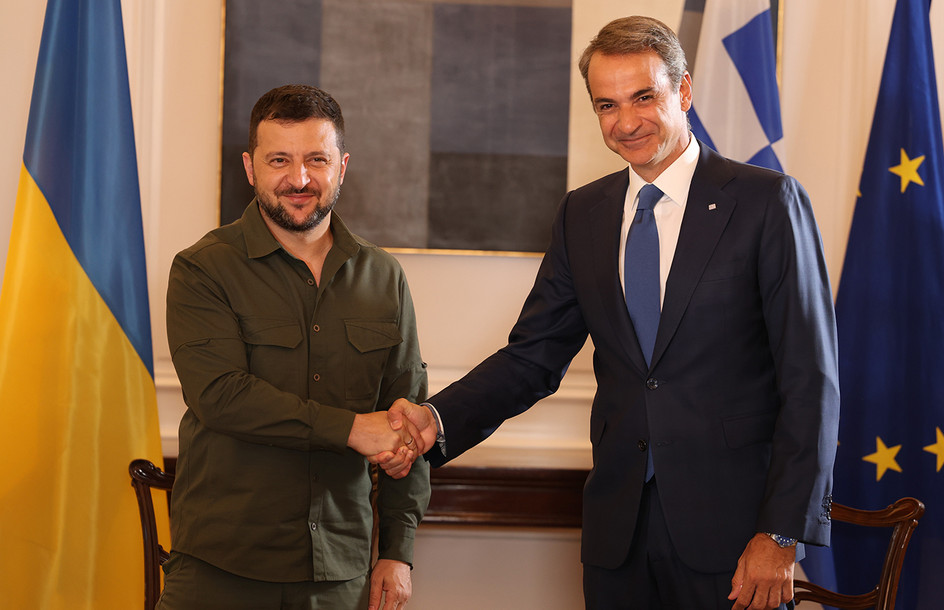 Μητσοτάκης προς Ουκρανία: Η Ελλάδα στέκεται στο πλευρό σας – Το ευχαριστώ του Ζελένσκι