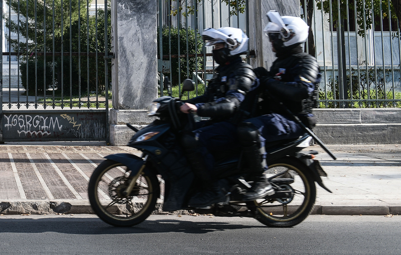 Άγιος Δημήτριος: Τρεις συλλήψεις για απάτη σε βάρος 88χρονου με το πρόσχημα βλάβης και αφαίρεση τιμαλφών