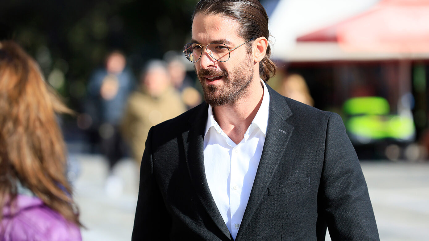 Άρης Μουγκοπέτρος στην Ευελπίδων μετά τη σύλληψή του – Θετικός στο αλκοτέστ και πρόστιμο 1.375 ευρώ