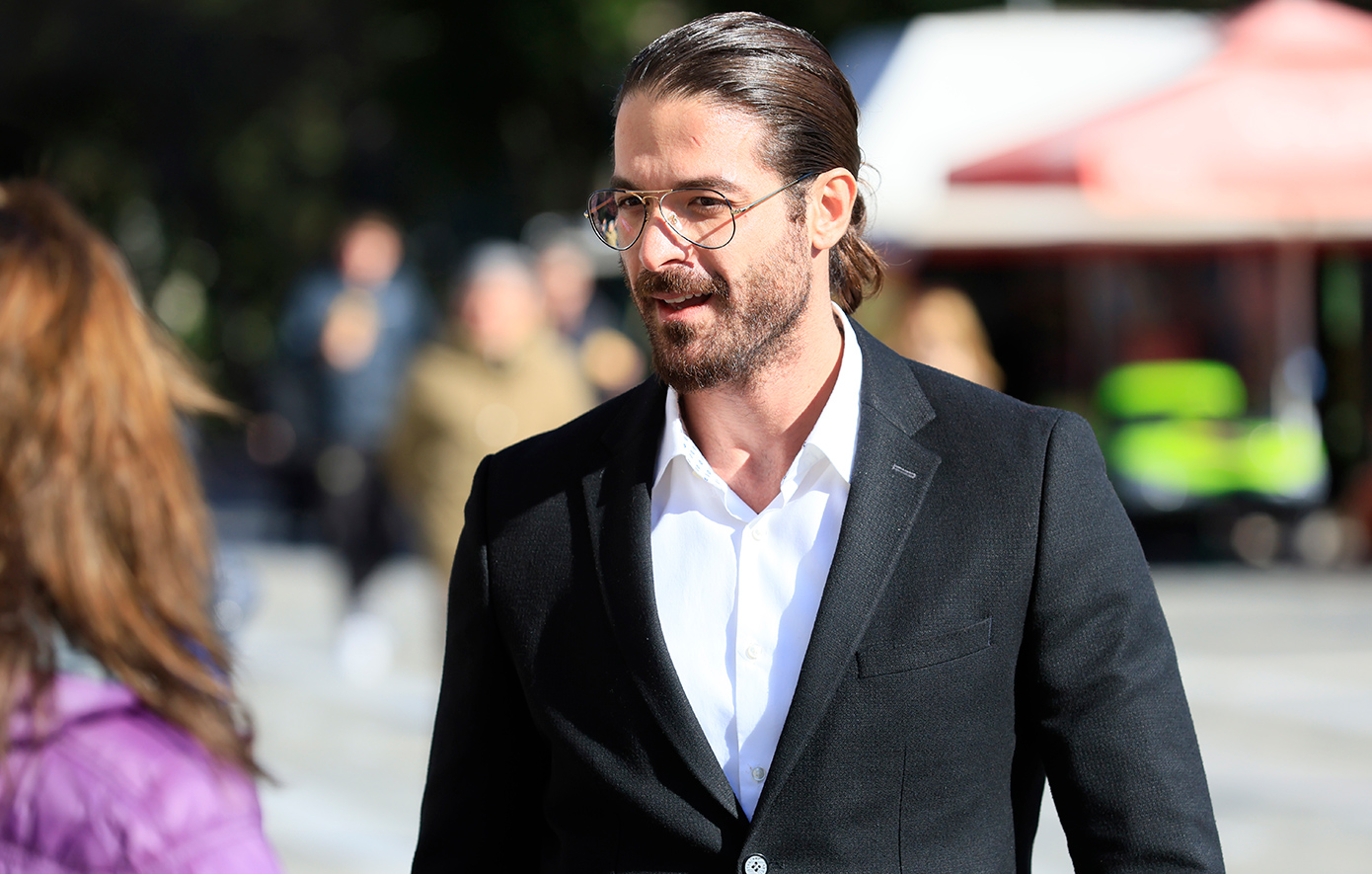 Άρης Μουγκοπέτρος στην Ευελπίδων μετά τη σύλληψή του – Θετικός στο αλκοτέστ και πρόστιμο 1.375 ευρώ