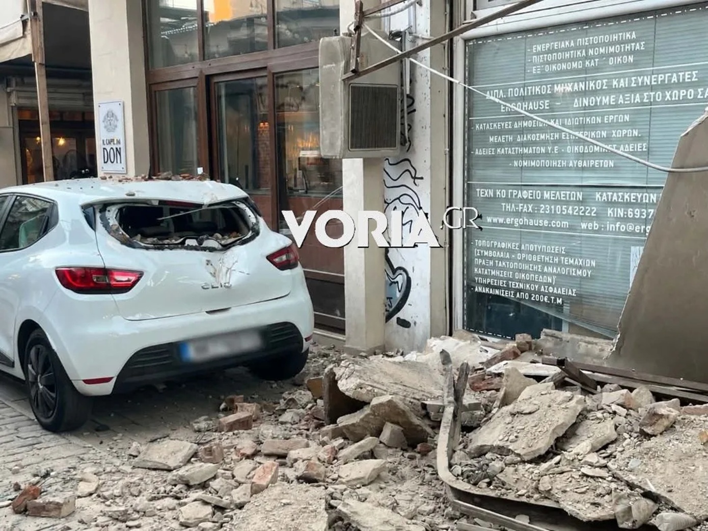 Θεσσαλονίκη: Κατέρρευσε μπαλκόνι σε πολυσύχναστο σημείο