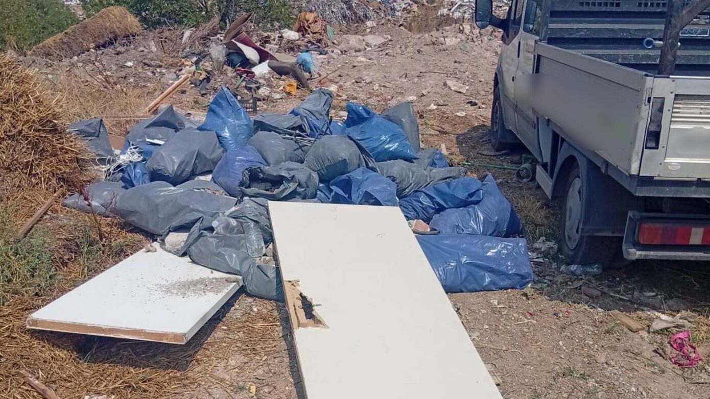 Συστηματική απόθεση μπαζών σε οικόπεδο – Ο χώρος γέμισε ποντίκια